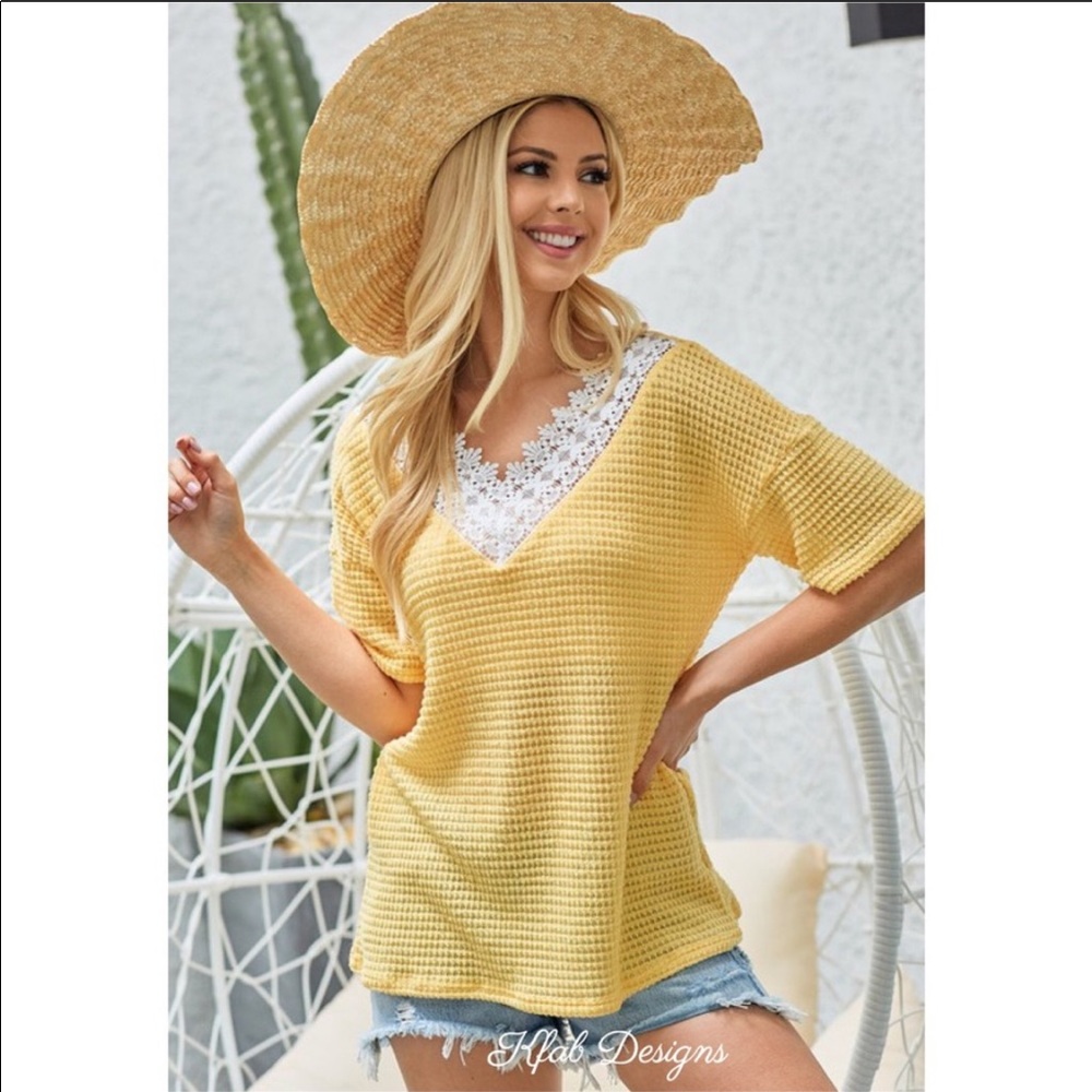 B71💛Sunny 💛Yellow top w/lace trim vneck+waffle styleB37L